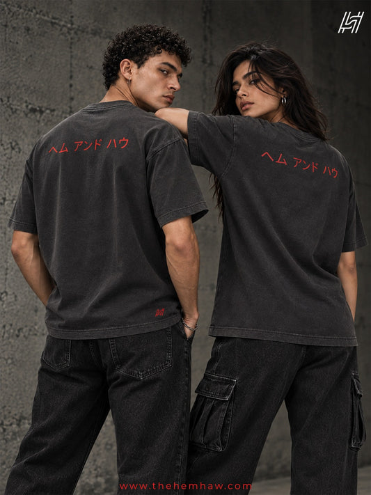 Oversized unisex tee with Japanese characters